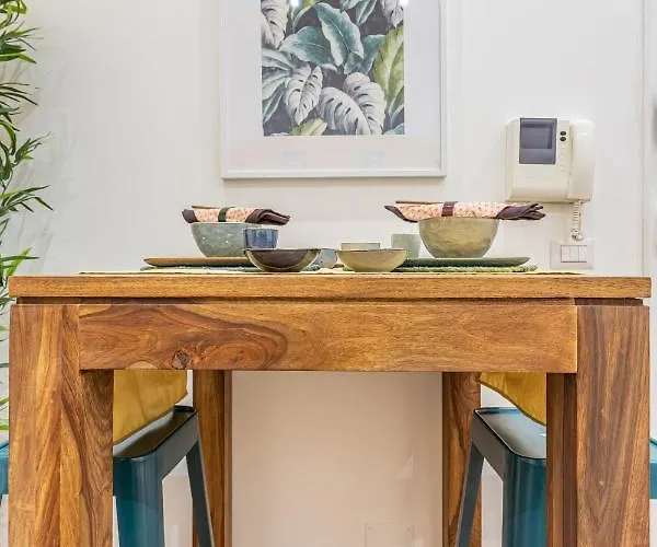 Design Trevi Fountain Apartment *